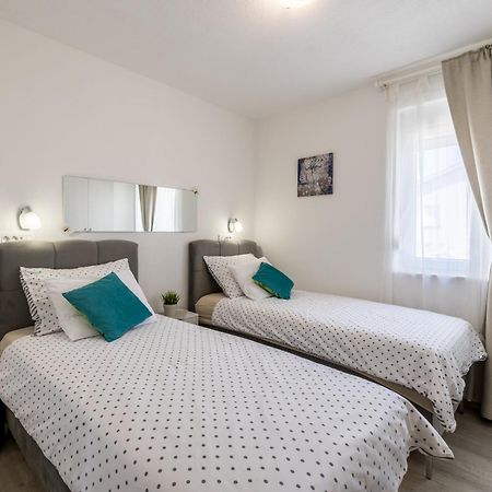 Apart Sa Terasom 250M Od Plaze,Parking,Wi Fi,Rostilj Трогир Экстерьер фото