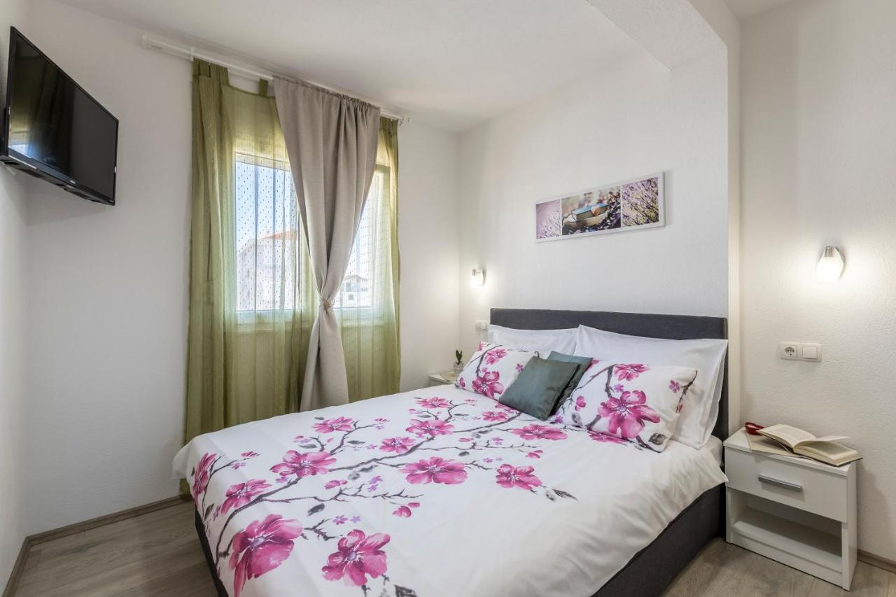 Apart Sa Terasom 250M Od Plaze,Parking,Wi Fi,Rostilj Трогир Экстерьер фото