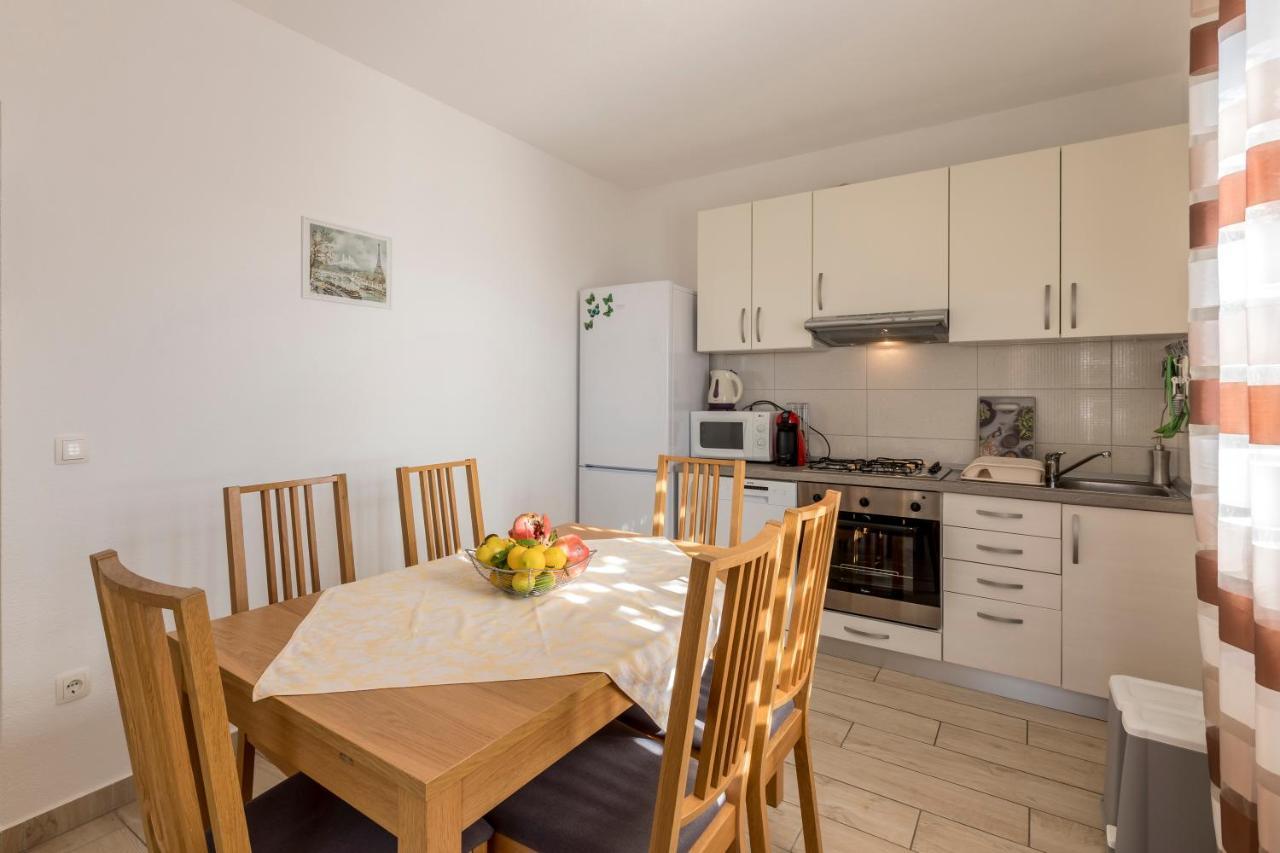 Apart Sa Terasom 250M Od Plaze,Parking,Wi Fi,Rostilj Трогир Экстерьер фото