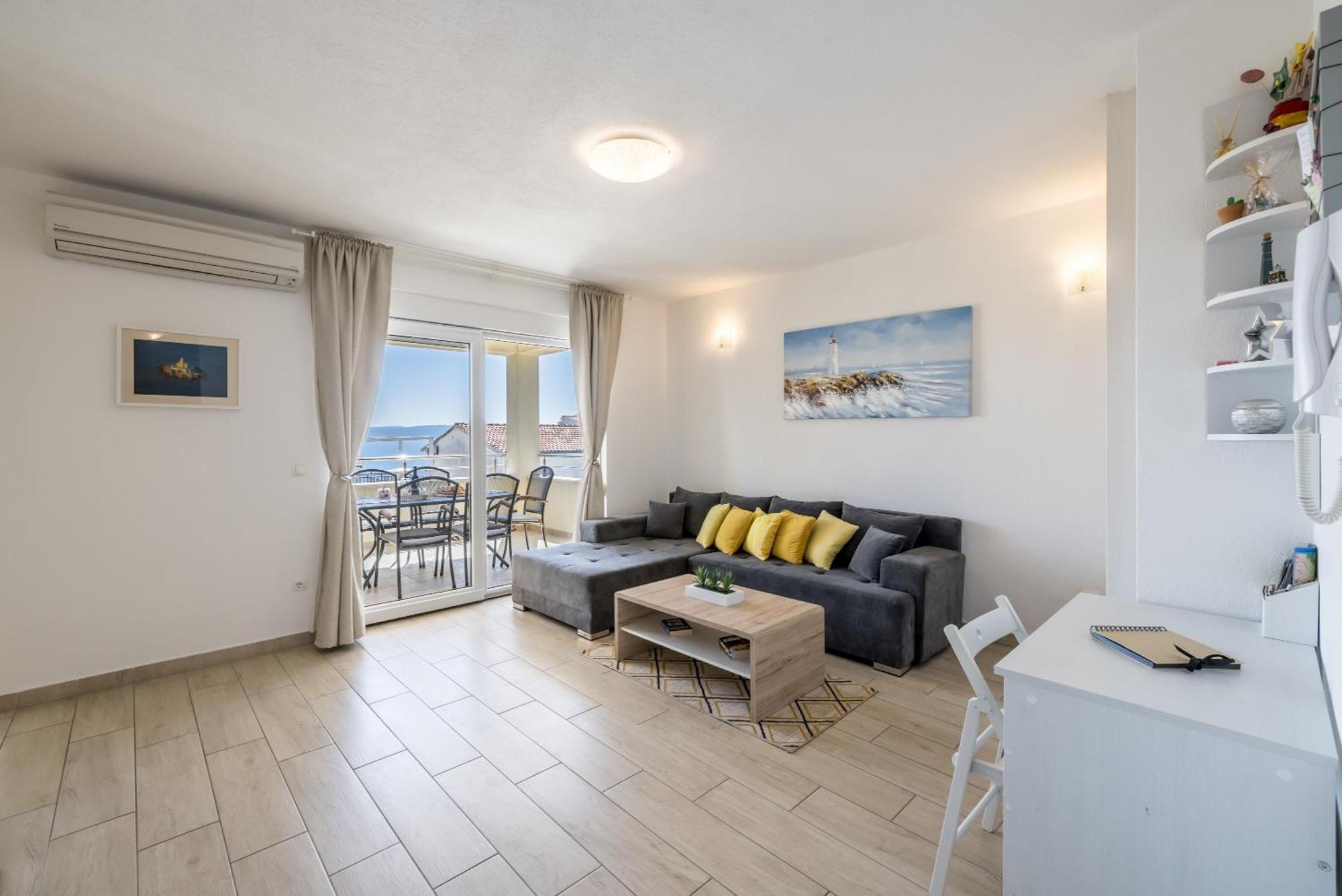 Apart Sa Terasom 250M Od Plaze,Parking,Wi Fi,Rostilj Трогир Экстерьер фото