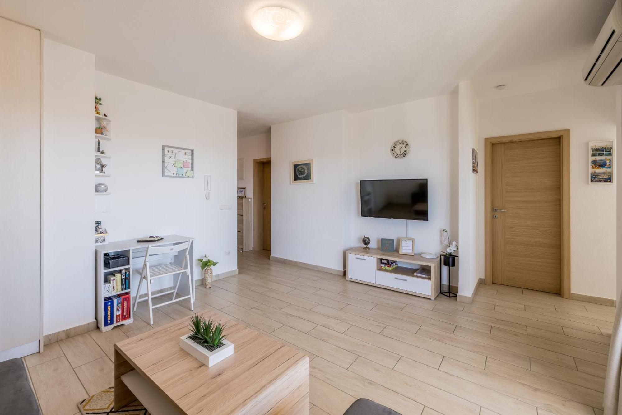 Apart Sa Terasom 250M Od Plaze,Parking,Wi Fi,Rostilj Трогир Экстерьер фото