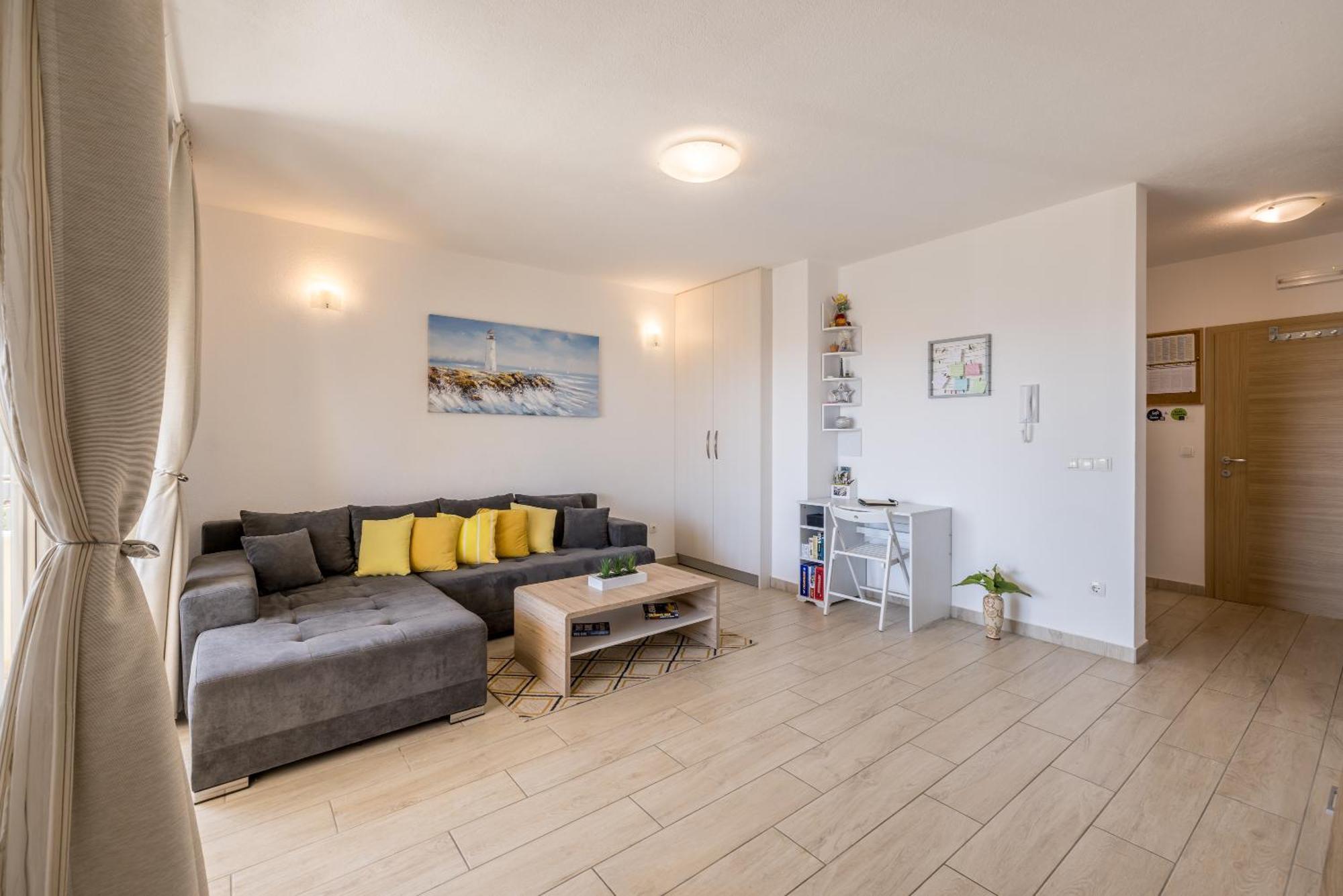 Apart Sa Terasom 250M Od Plaze,Parking,Wi Fi,Rostilj Трогир Экстерьер фото