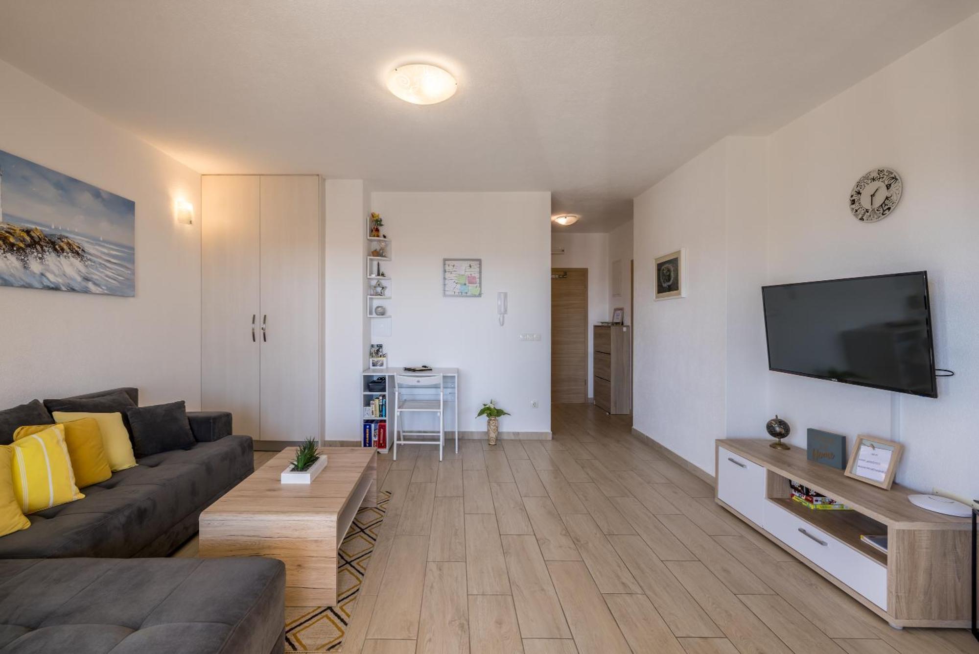 Apart Sa Terasom 250M Od Plaze,Parking,Wi Fi,Rostilj Трогир Экстерьер фото